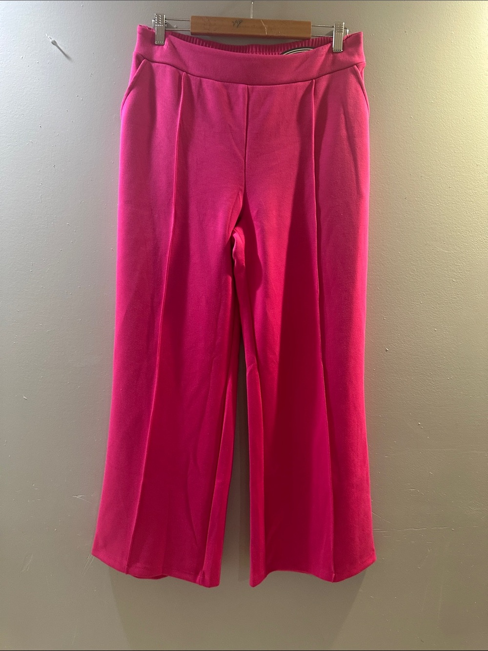 Women's Wide-Leg Pants in Hot Pink